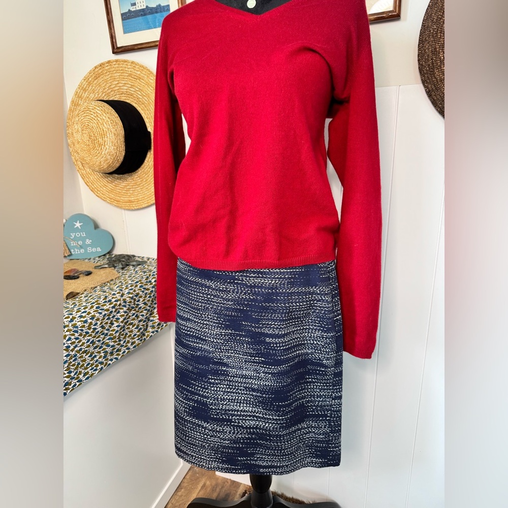 Ann Taylor Red 100% Cashmere V-Neck Sweater Women’s Med - Picture 5 of 10